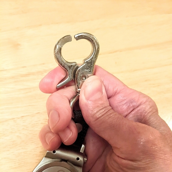 Rare vintage Golf watch carabiner flip open  silver retro watch green & red face - Picture 15 of 16